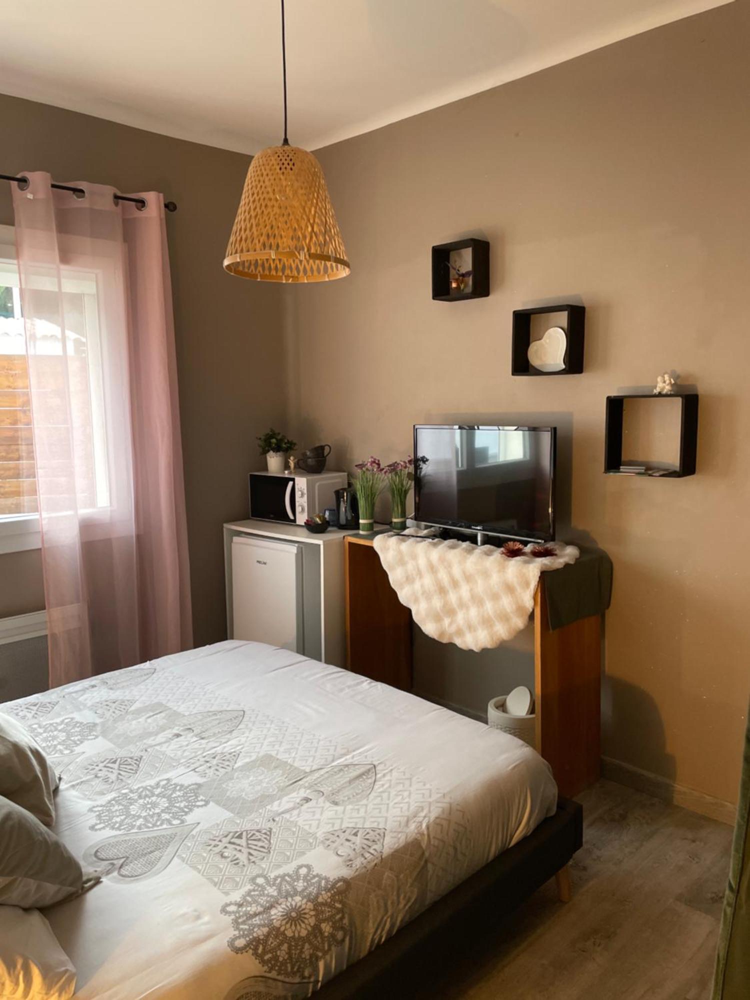 Chambres Demarine Мартиг Экстерьер фото